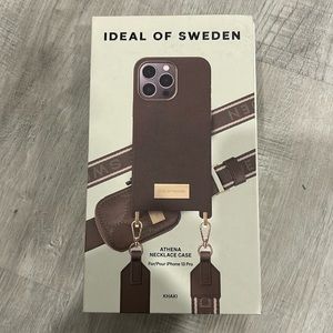 Ideal of Sweden Athena Necklace Case for Iphone 13